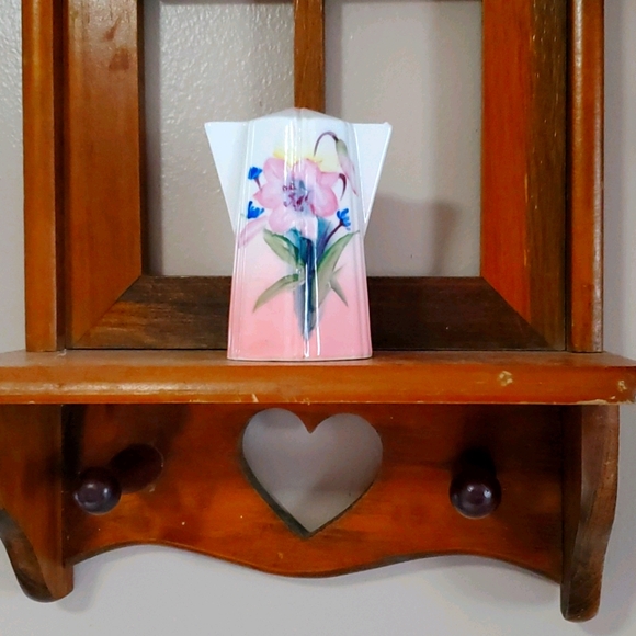 Unique Vintage Salt & Pepper Shaker Combo Japan ONE PIECE Porcelain SUPER CUTE - Picture 4 of 16